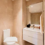 Mary Pink - No 3c - Sublime Two-bedroom Apartman *