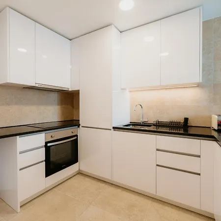 Mary Pink - No 3c - Sublime Two-bedroom Lisbon